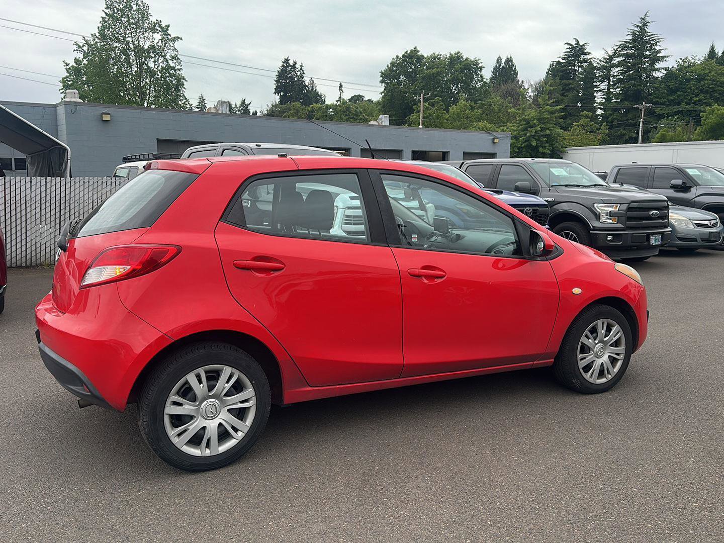 Used 2013 MAZDA MAZDA2 Sport FWD image 6