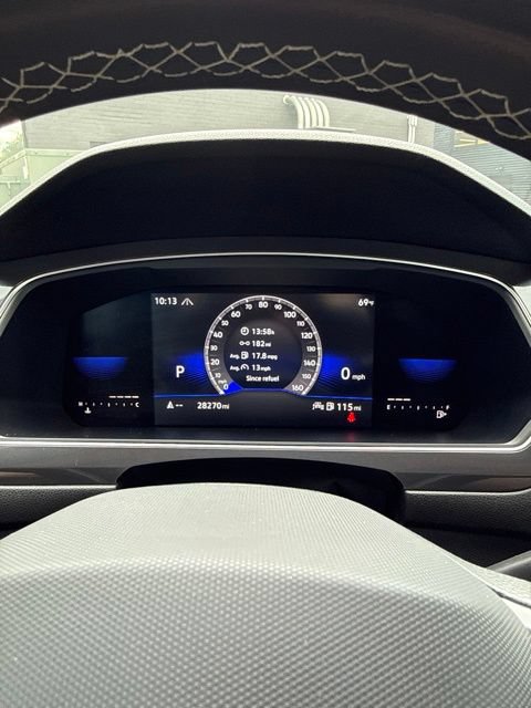 Used 2023 Volkswagen Tiguan SE AWD/4WD image 9