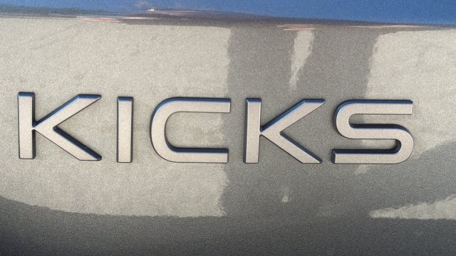 Used 2025 Nissan Kicks SR w/ Illumination Package FWD image 7