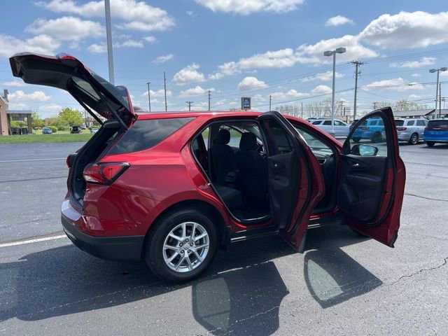 Used 2024 Chevrolet Equinox LT w/ LPO, Floor Liner Package FWD image 24