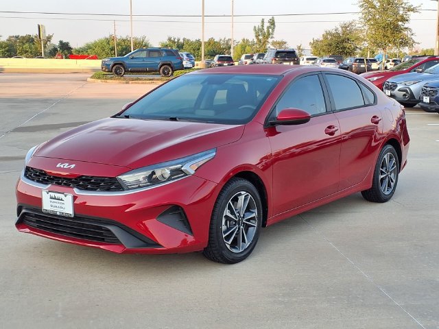 Used 2024 Kia Forte LXS FWD image 3