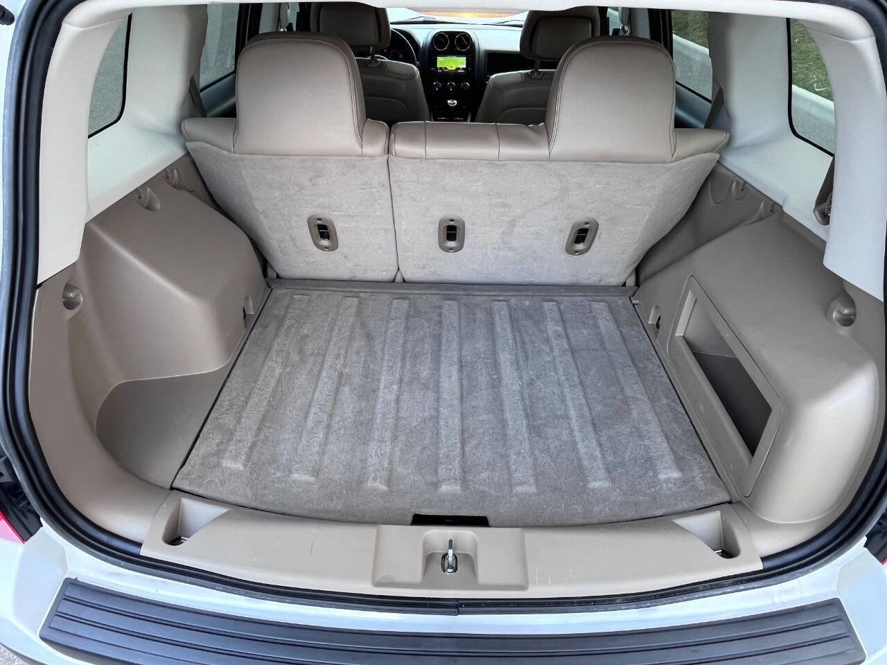 Used 2015 Jeep Patriot High Altitude AWD/4WD image 28