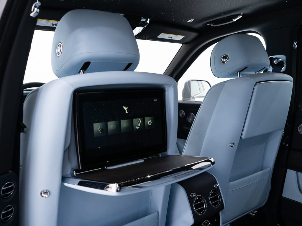 Certified 2025 Rolls-Royce Cullinan AWD/4WD image 25