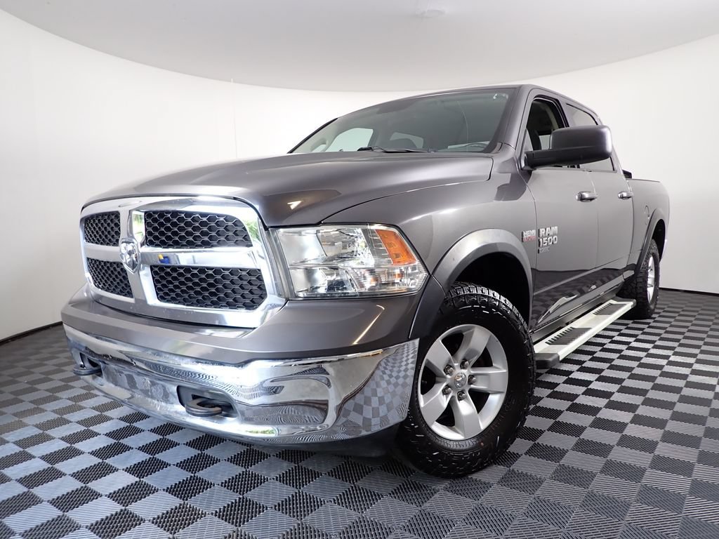 Used 2019 RAM 1500 Classic SLT w/ Protection Group AWD/4WD image 2