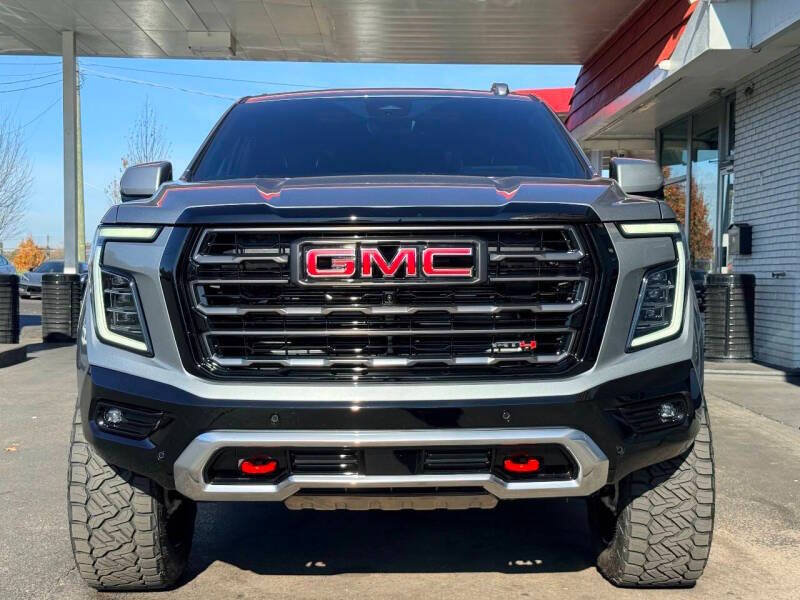 Used 2025 GMC Yukon AT4 Ultimate w/ LPO, Floor Liner Package AWD/4WD image 7