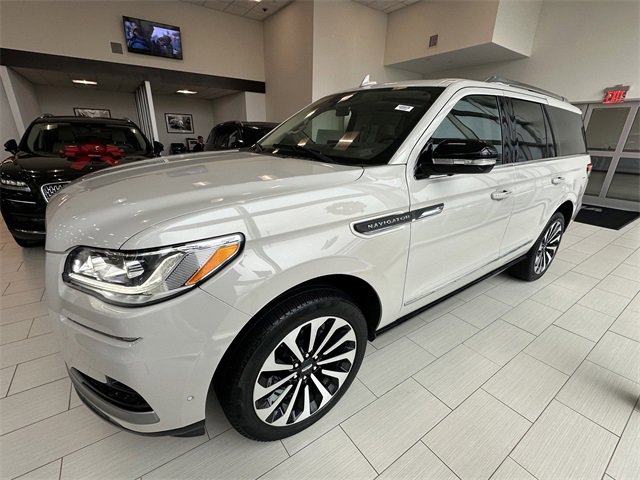 Certified 2022 Lincoln Navigator Reserve image 8