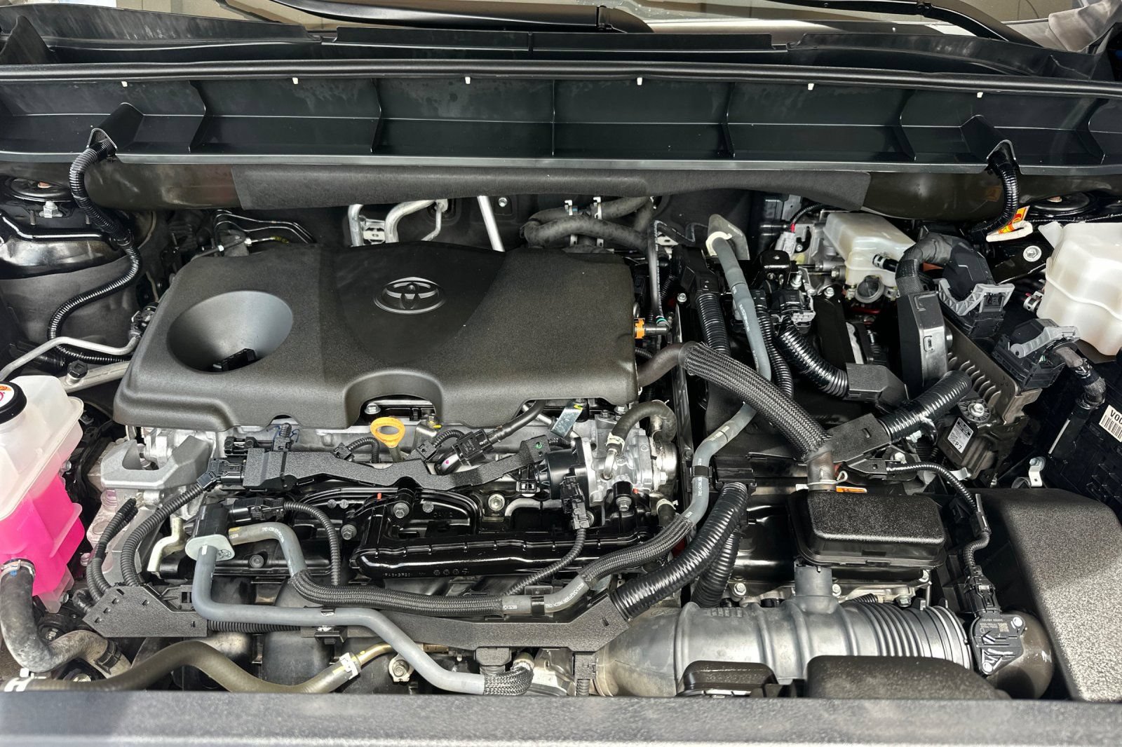Certified 2024 Toyota Highlander XLE FWD image 37