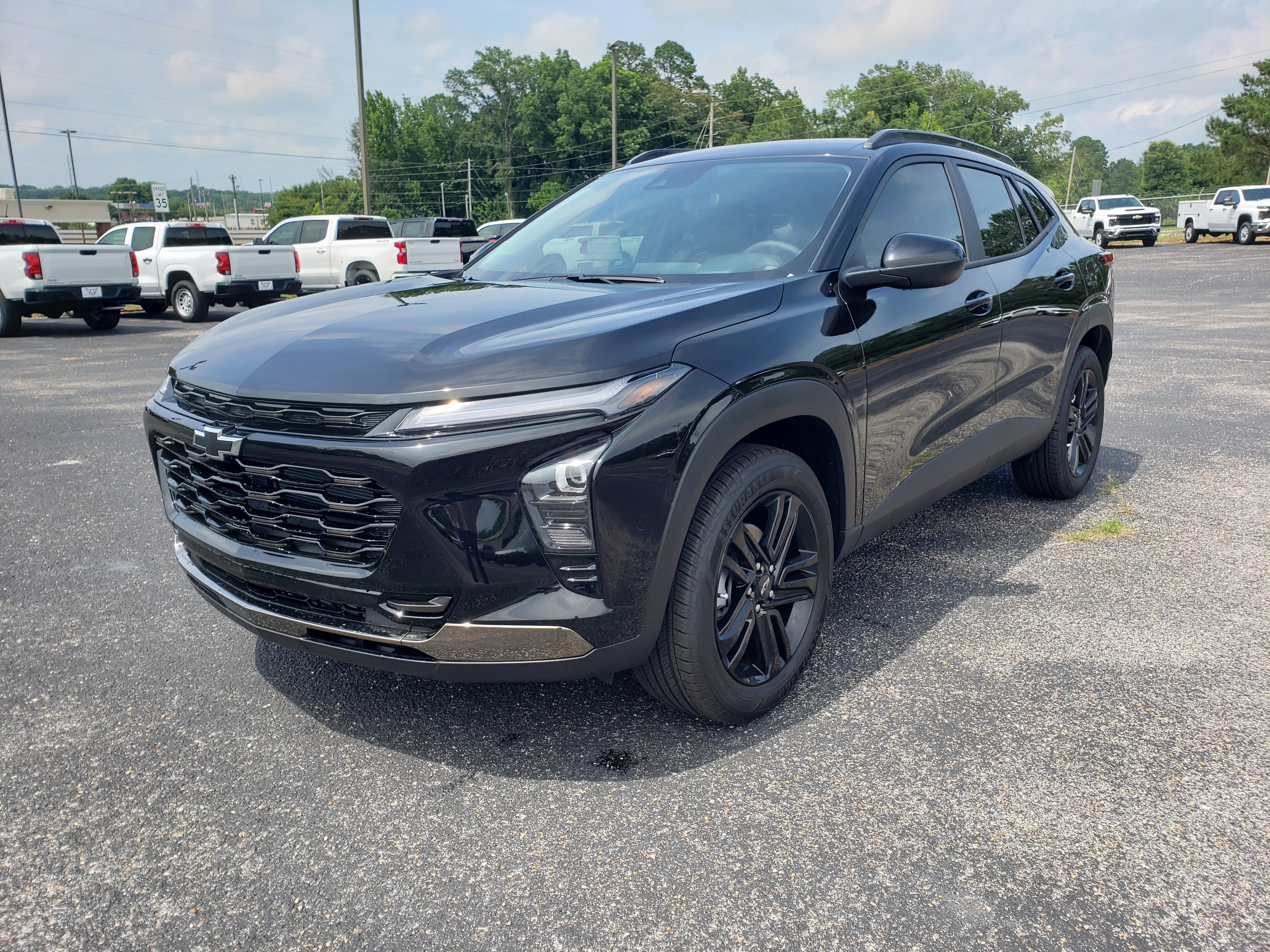 New 2026 Chevrolet Trax ACTIV w/ Driver Confidence Package FWD image 2