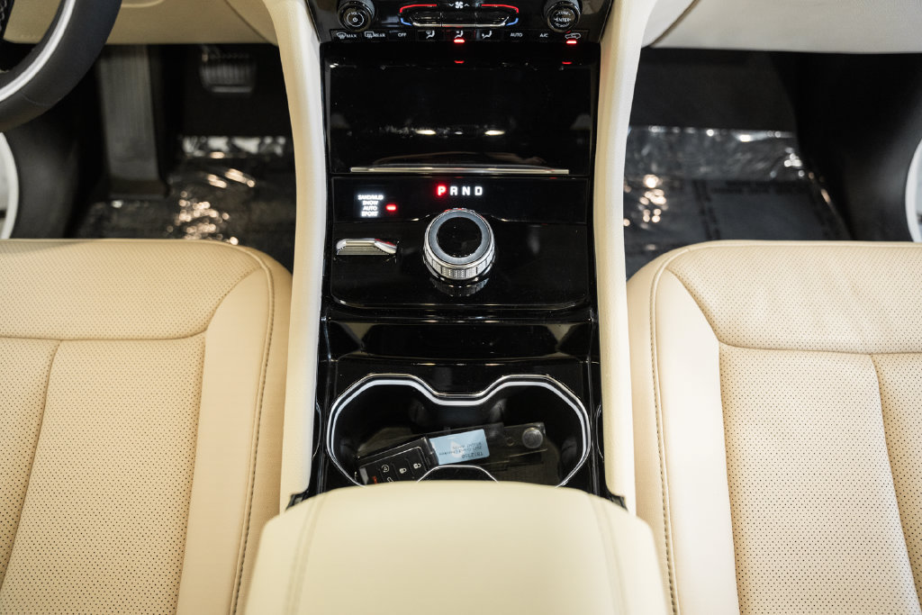 Certified 2023 Jeep Grand Cherokee L Limited w/ Luxury Tech Group II AWD/4WD image 29