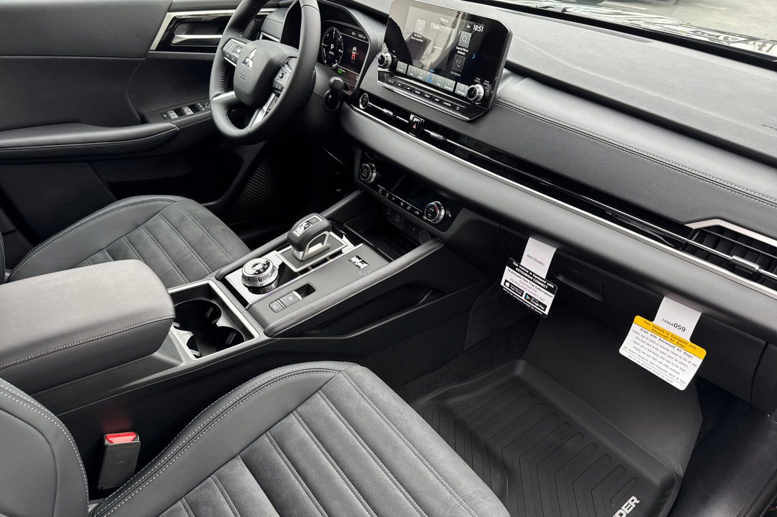 New 2025 Mitsubishi Outlander SE image 15