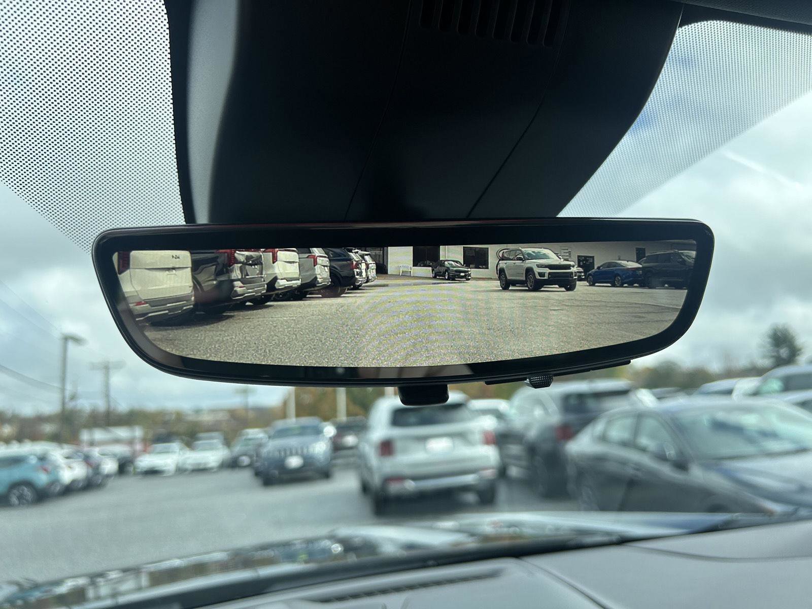 Used 2023 GMC Yukon Denali Ultimate image 29