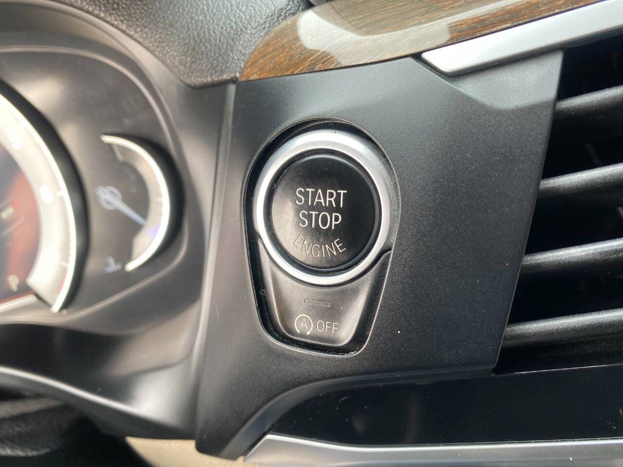 Used 2019 BMW X3 sDrive30i w/ Premium Package image 24