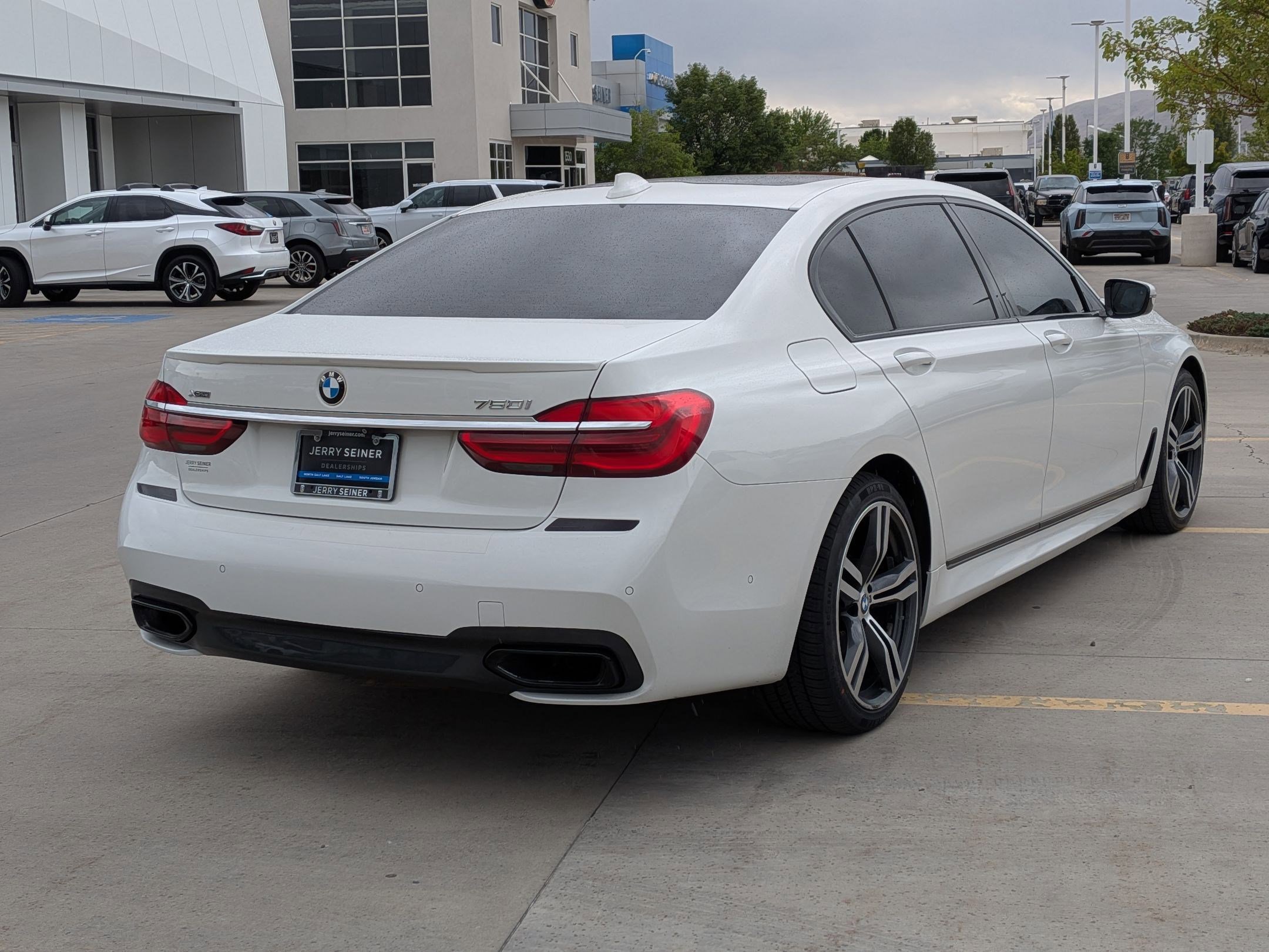 Used 2019 BMW 750i xDrive w/ Executive Package AWD/4WD image 5