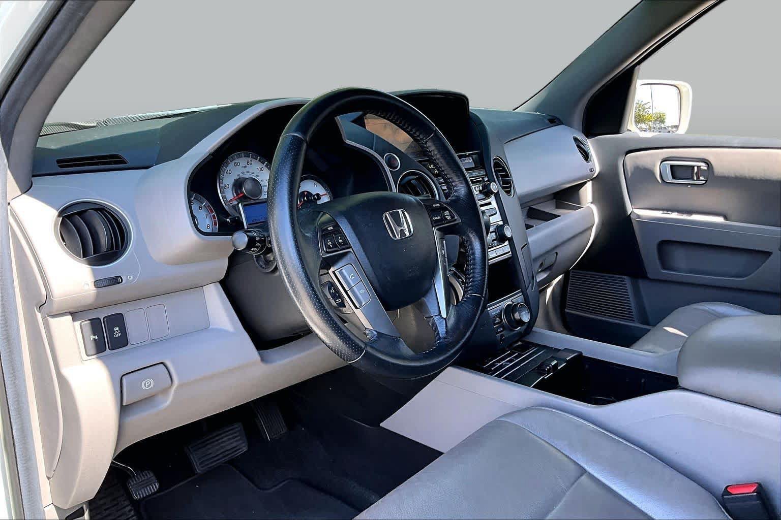 Used 2012 Honda Pilot Touring image 16