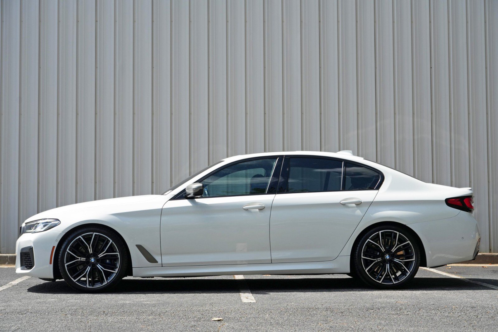 Used 2023 BMW M550i xDrive AWD/4WD image 9