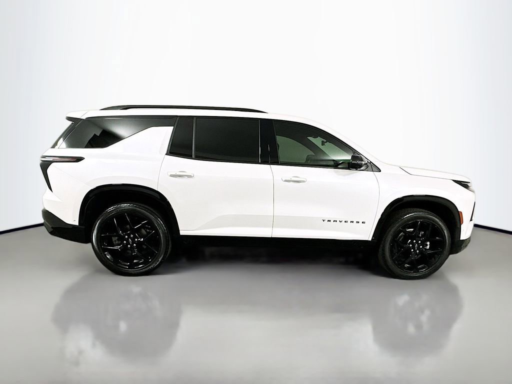 Used 2024 Chevrolet Traverse RS image 4