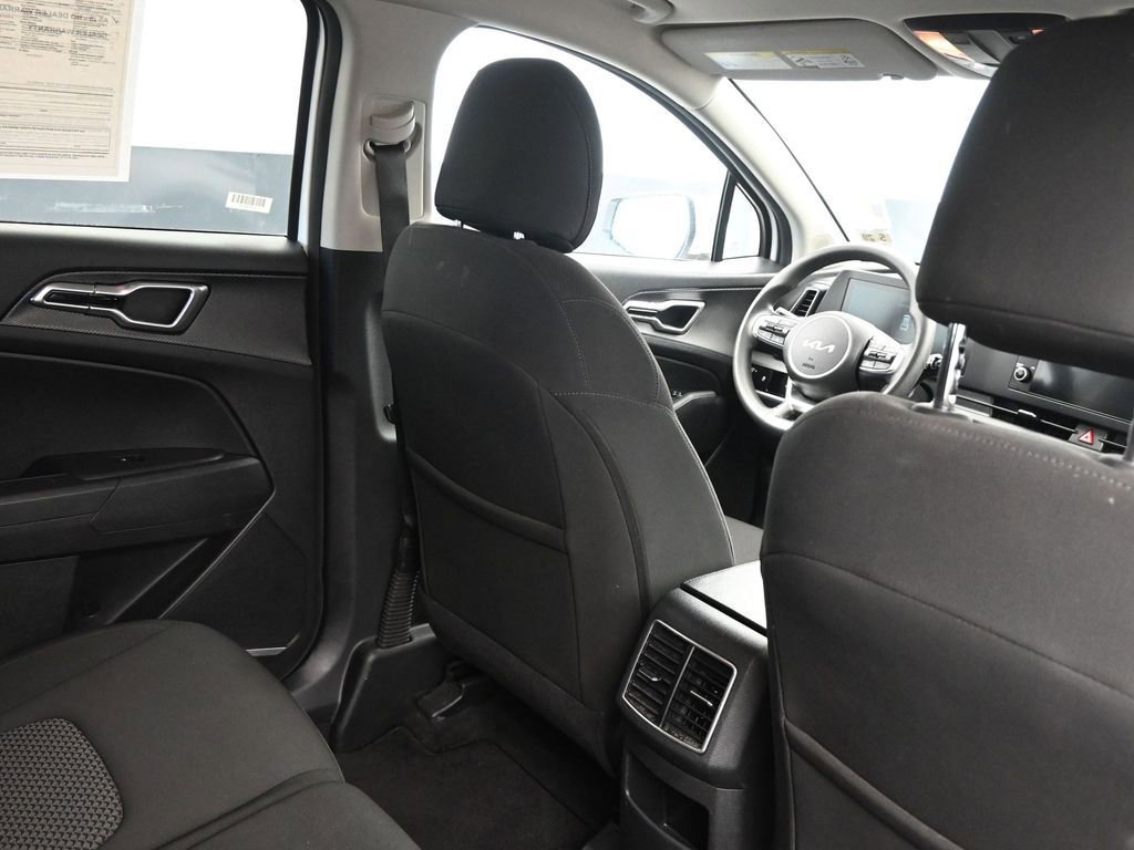 Used 2024 Kia Sportage LX image 15