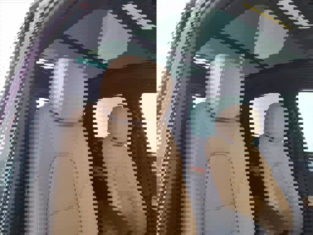 Used 2025 Porsche Cayenne E-Hybrid image 22