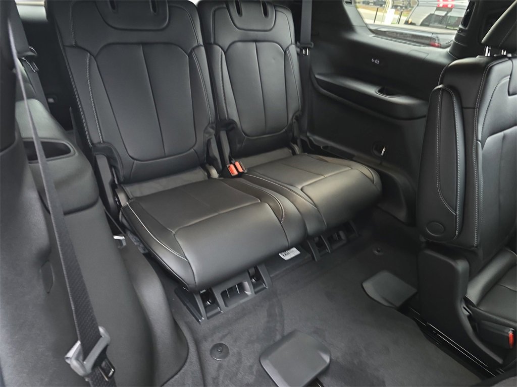 New 2025 Jeep Grand Cherokee L Limited w/ MOPAR Finishing Package image 13