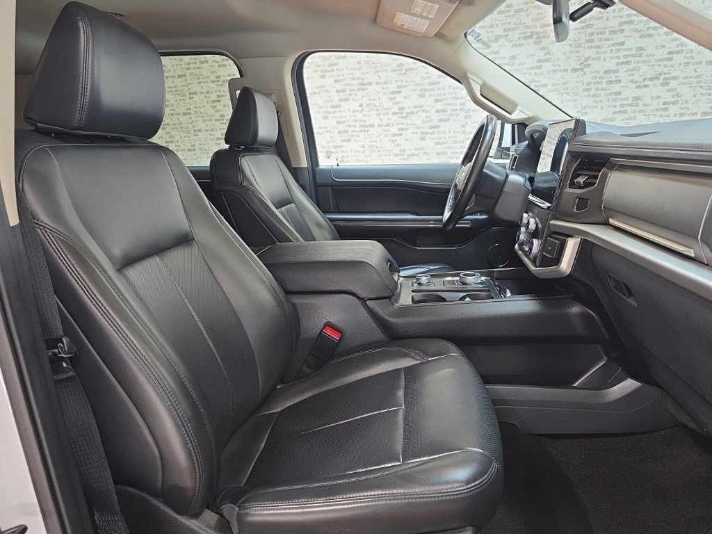 Used 2023 Ford Expedition Max XLT image 10