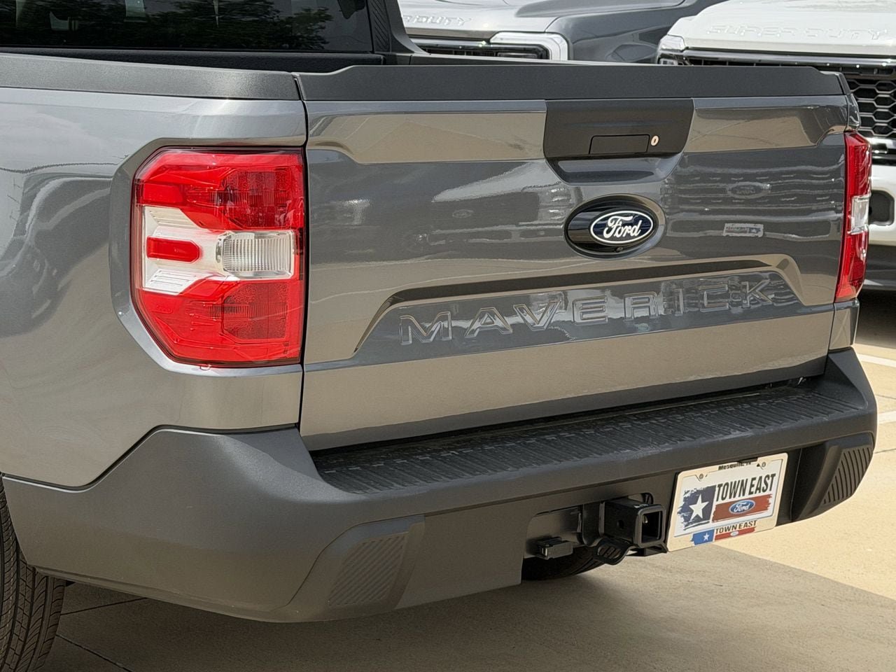 New 2026 Ford Maverick XLT w/ XLT Luxury Package FWD image 8