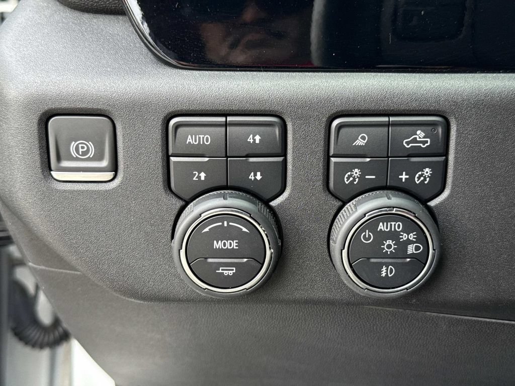 Used 2024 Chevrolet Silverado 2500 LTZ w/ LTZ Plus Package AWD/4WD image 47