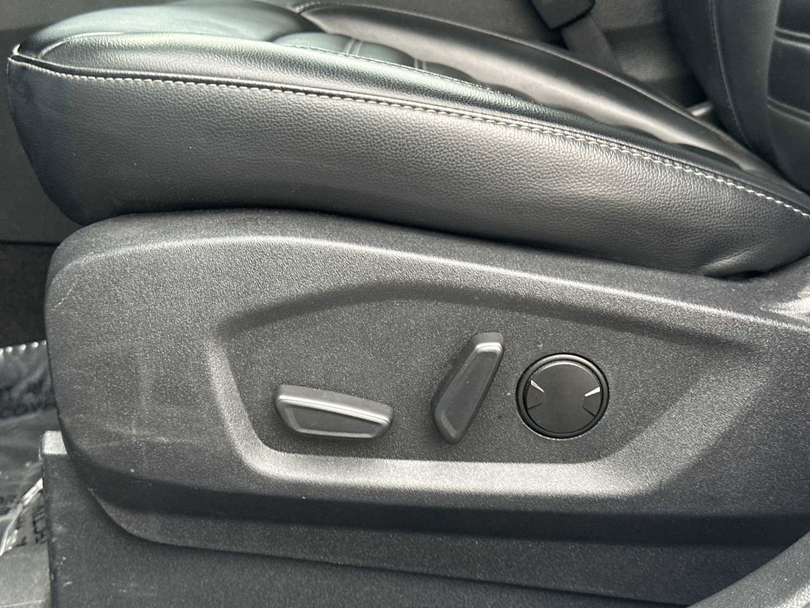 Used 2024 Ford Edge SEL image 14