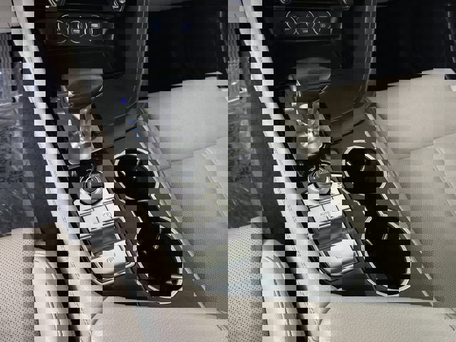 Used 2023 Genesis G70 2.0T image 19