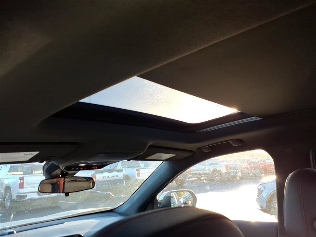 Used 2025 Chevrolet Equinox RS image 11