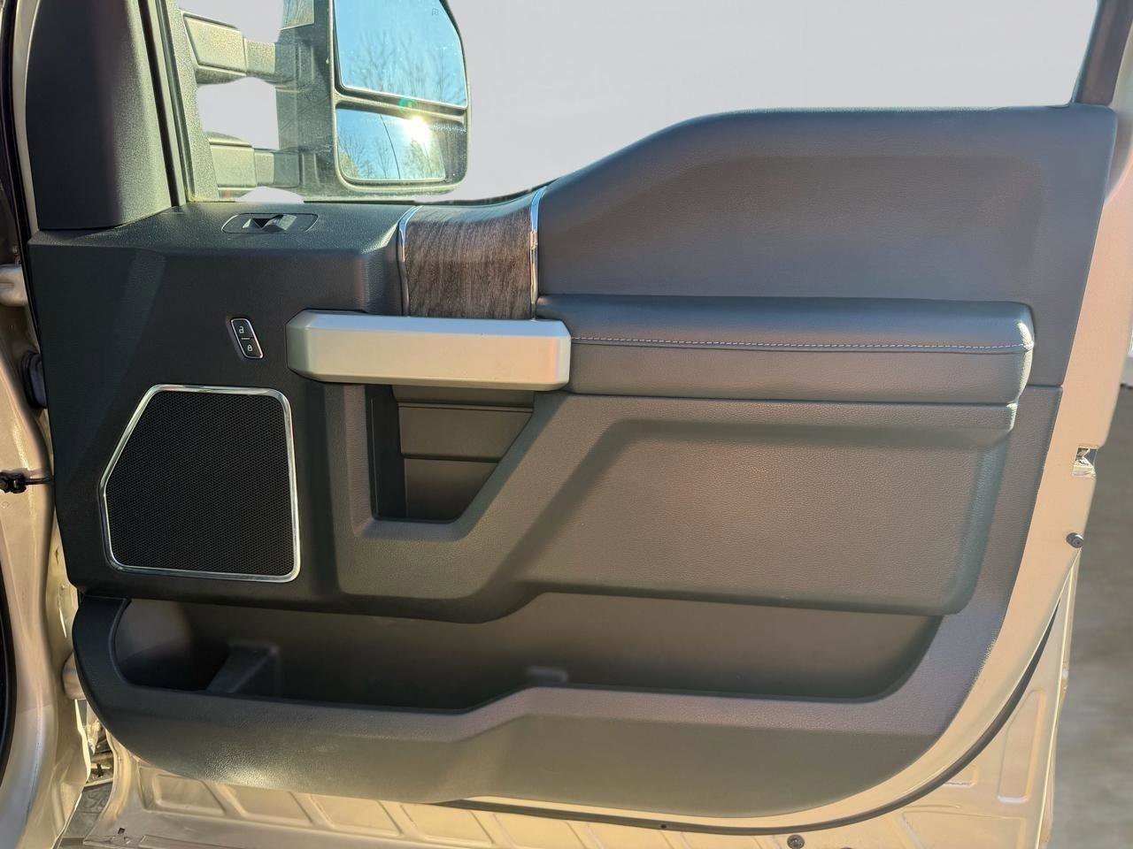 Used 2017 Ford F250 Lariat w/ Chrome Package AWD/4WD image 45