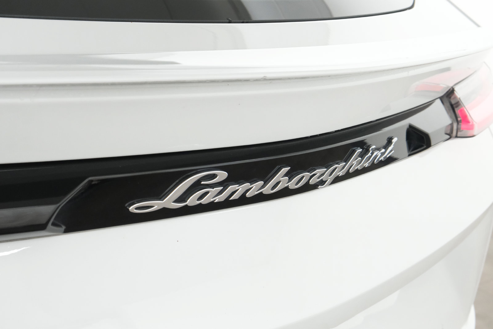 Used 2020 Lamborghini Urus AWD/4WD image 6