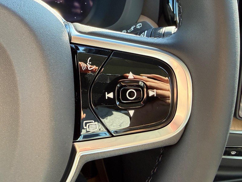 New 2027 Volvo XC60 T8 Plus AWD/4WD image 12