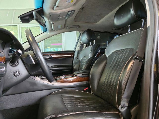 Used 2018 Genesis G90 3.3T Premium image 8