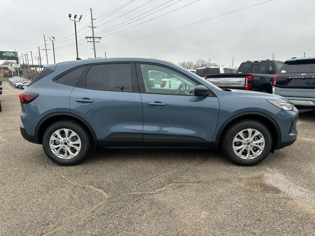 New 2026 Ford Escape Active w/ Cold Weather Package FWD image 2