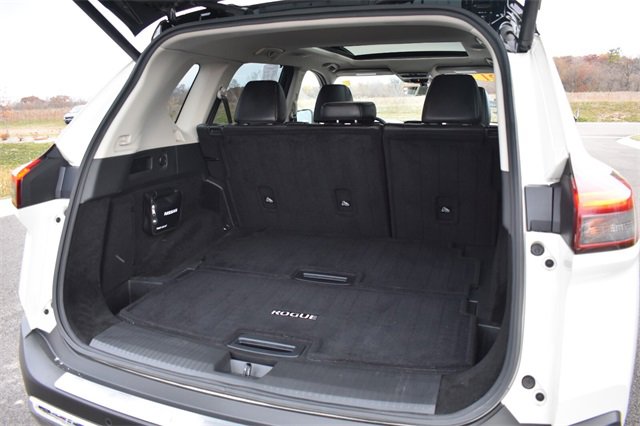 Used 2021 Nissan Rogue Platinum image 18