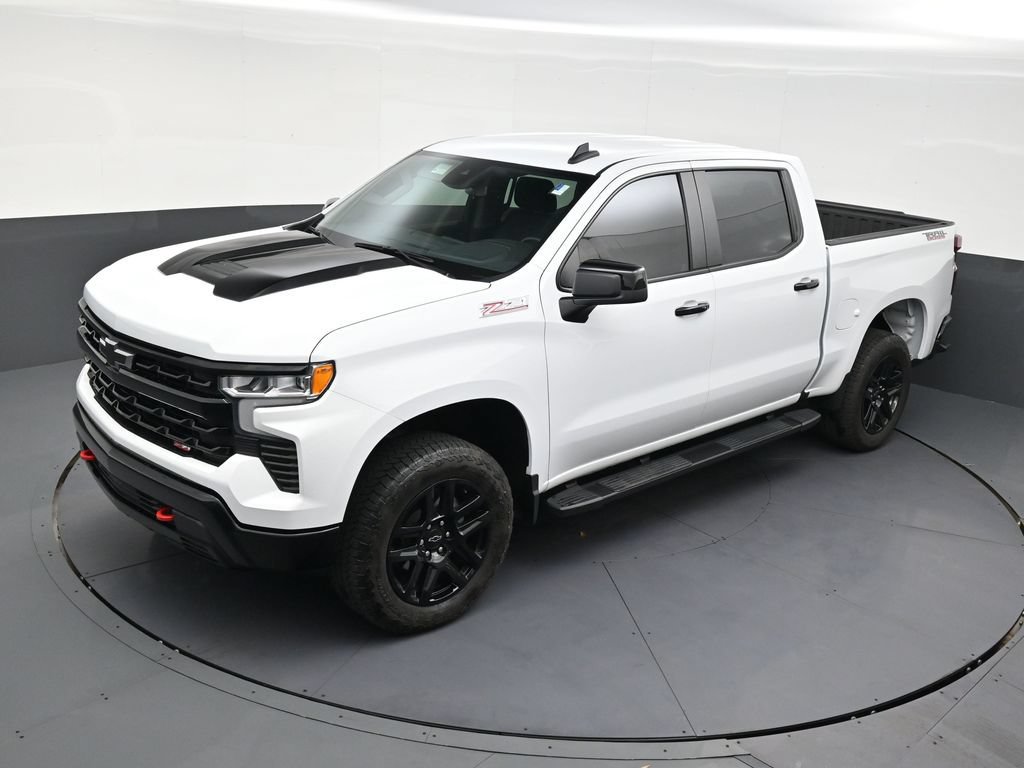 Used 2025 Chevrolet Silverado 1500 LT Trail Boss w/ LT Trail Boss Premium Package AWD/4WD image 9