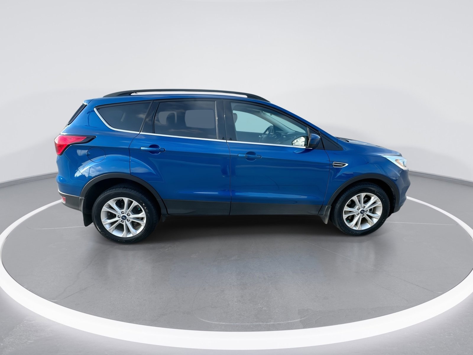 Used 2019 Ford Escape SEL AWD/4WD image 9