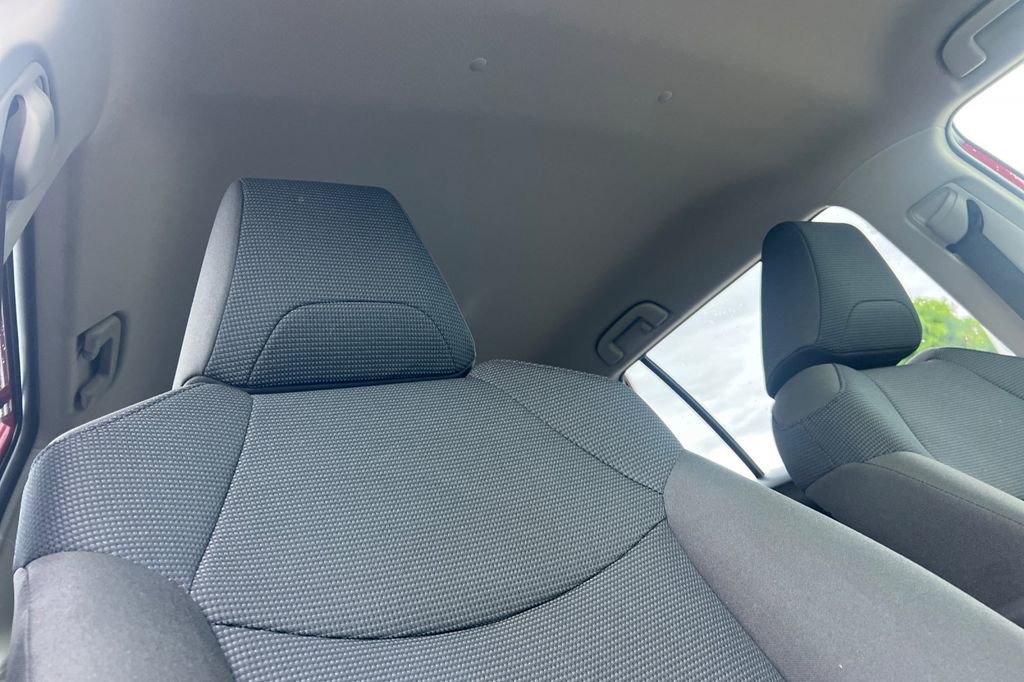Certified 2021 Toyota RAV4 LE AWD/4WD image 16