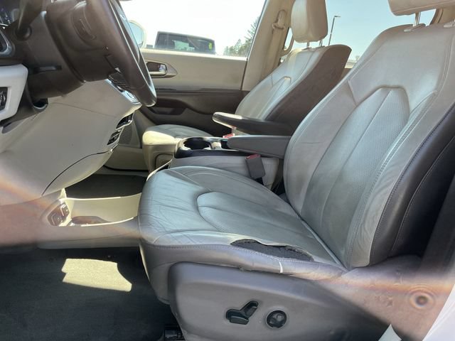 Used 2019 Chrysler Pacifica Touring-L Plus FWD image 15