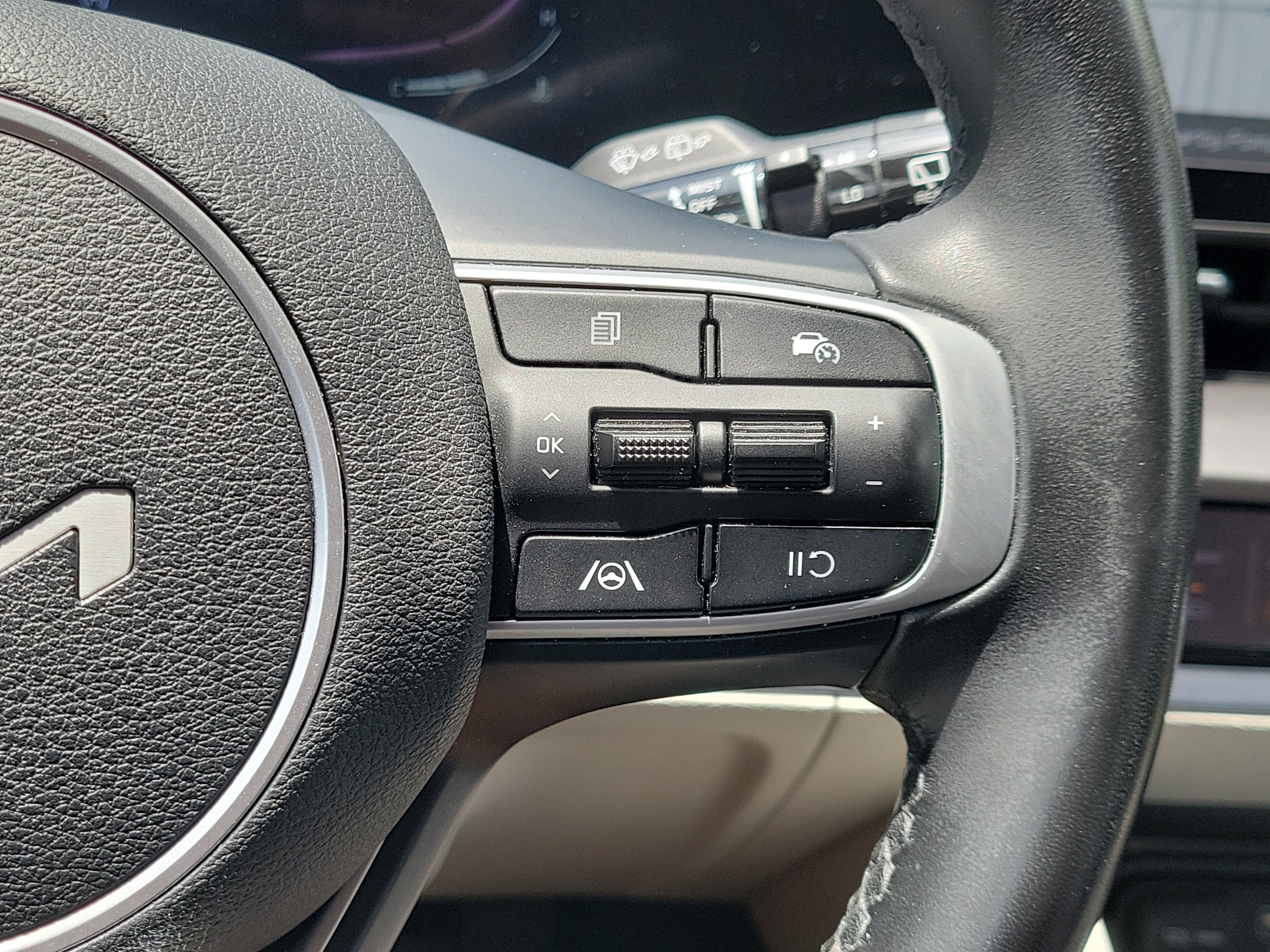 Used 2023 Kia Sportage EX FWD image 16