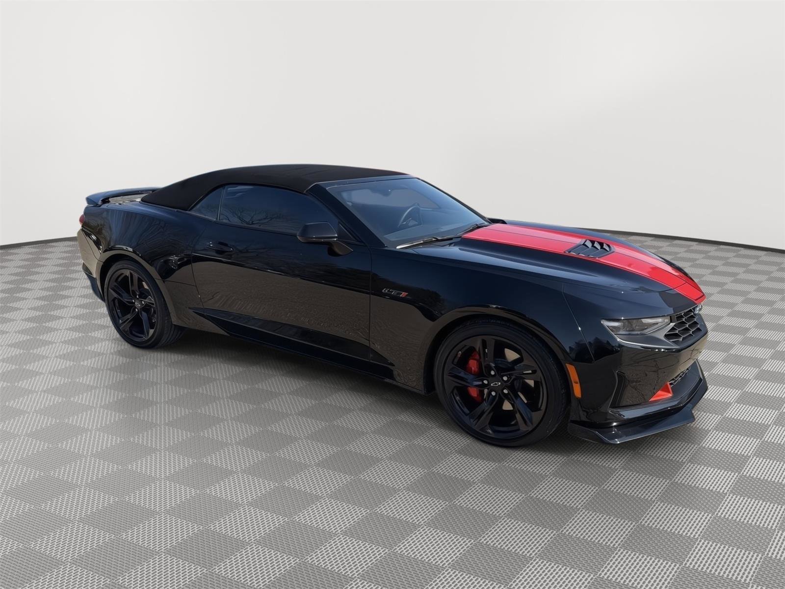 Used 2024 Chevrolet Camaro LT w/ Technology Package image 12