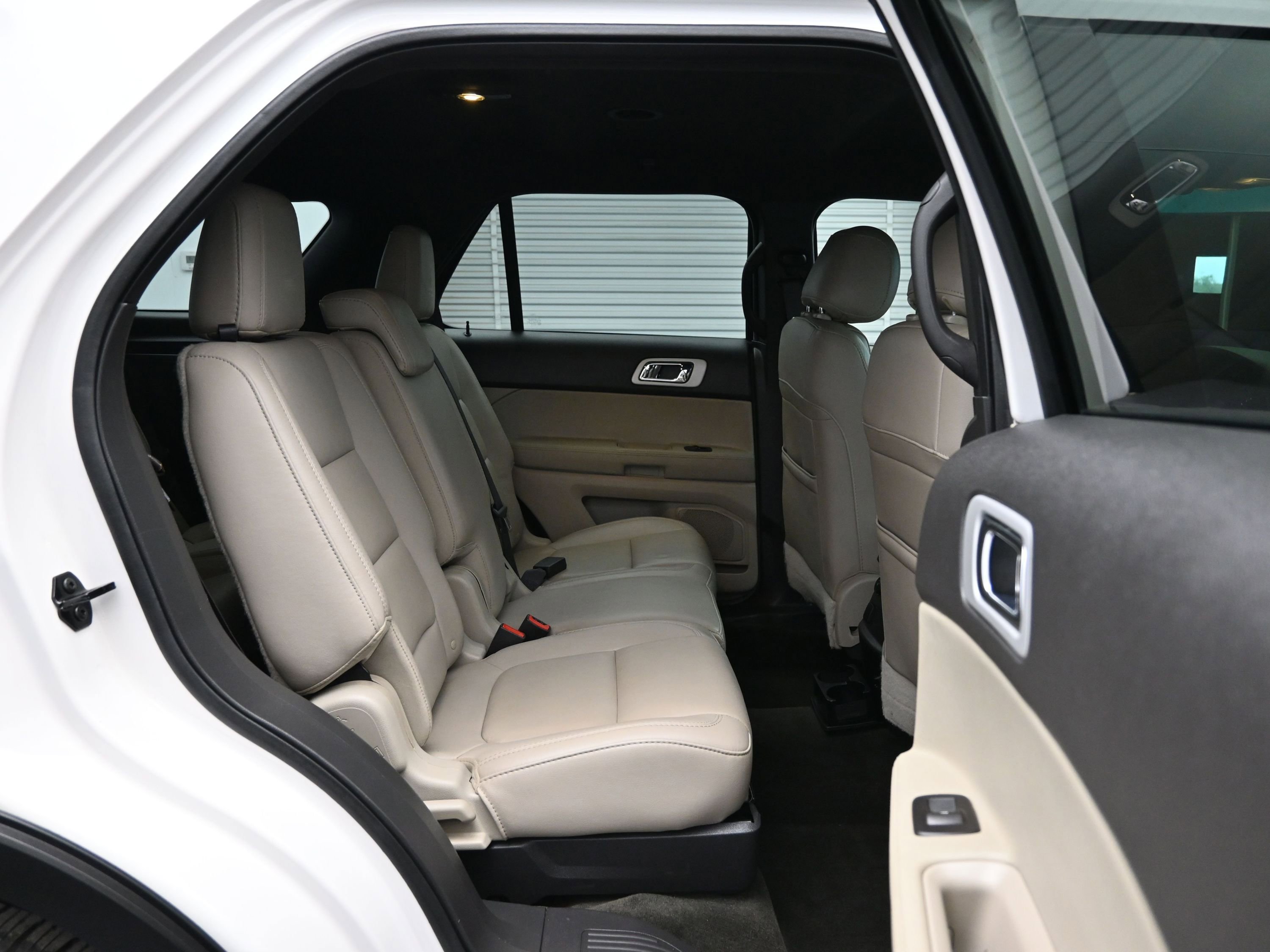 Used 2015 Ford Explorer XLT w/ Equipment Group 202A image 12