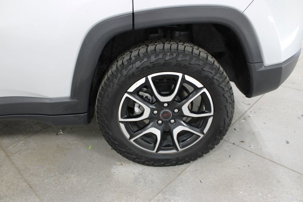 Used 2025 Jeep Compass Trailhawk AWD/4WD image 31