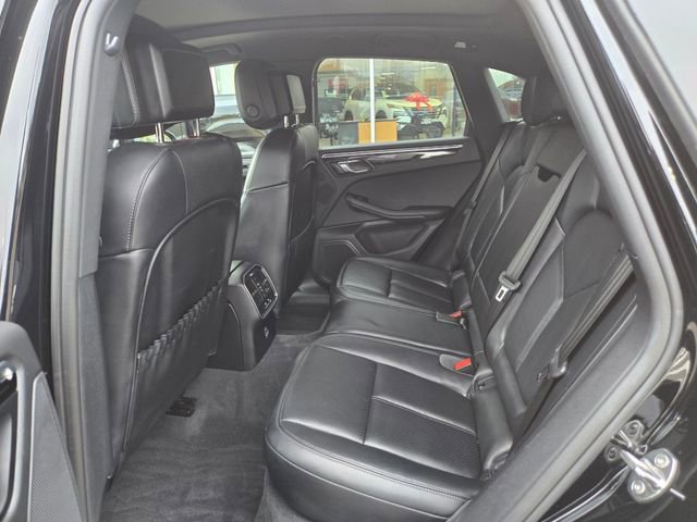 Used 2024 Porsche Macan AWD/4WD image 16