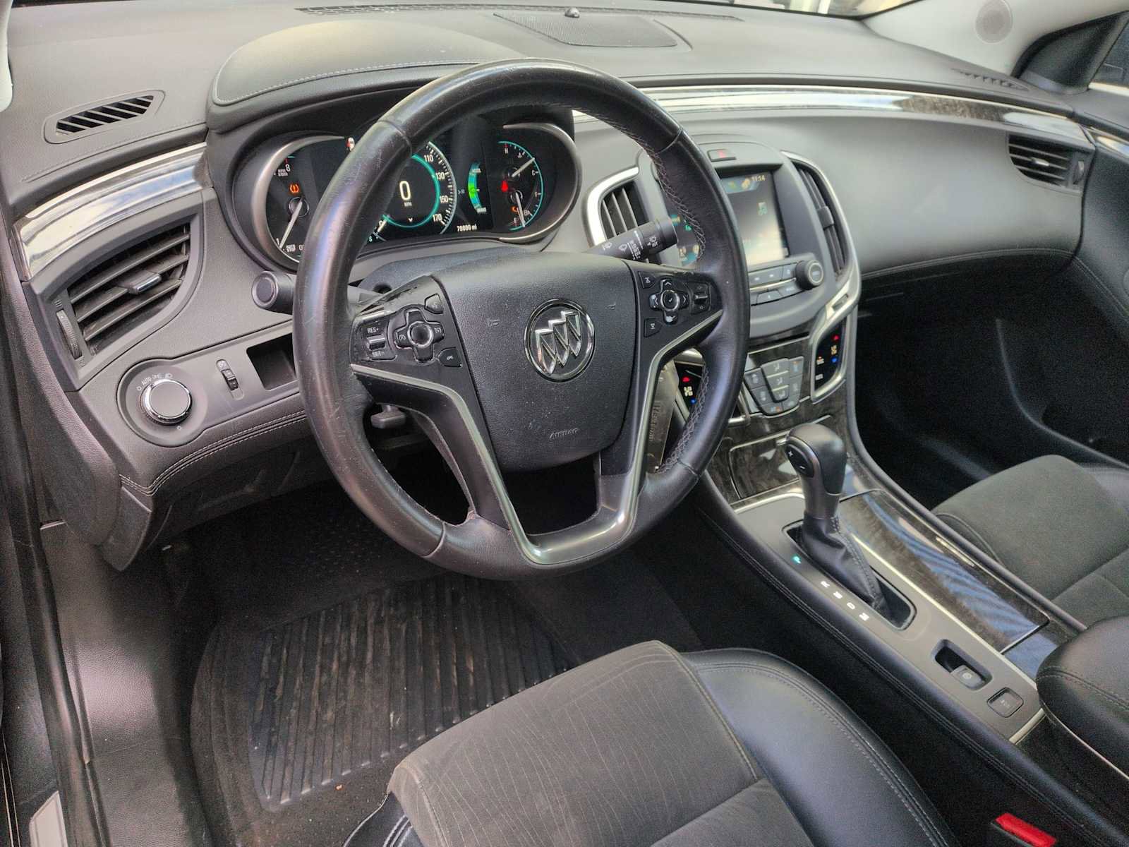 Used 2016 Buick LaCrosse FWD image 2