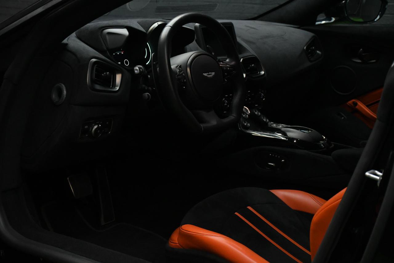 Used 2020 Aston Martin V8 Vantage Coupe RWD image 20