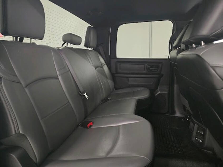 Used 2022 RAM 2500 Tradesman w/ Chrome Appearance Group image 15