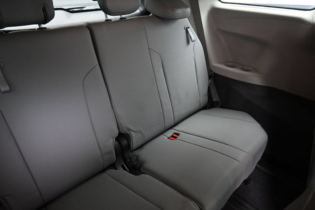 Certified 2022 Toyota Sienna XLE AWD/4WD image 25