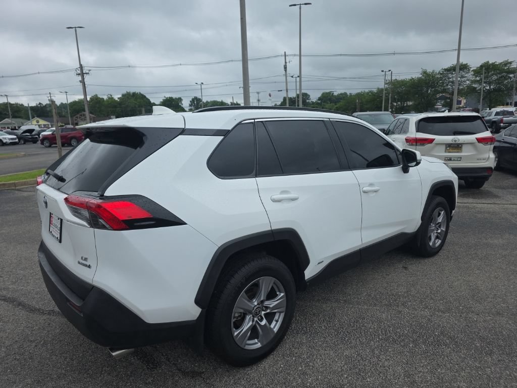 Certified 2024 Toyota RAV4 LE AWD/4WD image 4