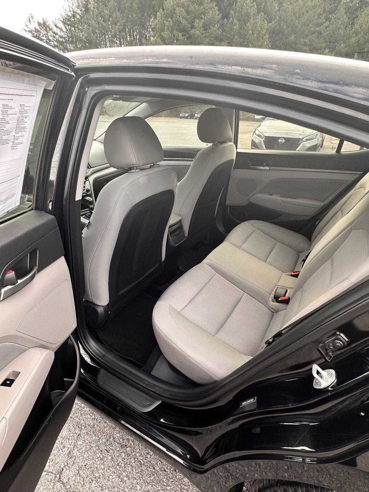 Used 2017 Hyundai Elantra SE w/ SE A/T Tech Package 03 image 11